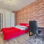 Apartment Industrial Red By Lookap - Parking, Klimatyzacja
